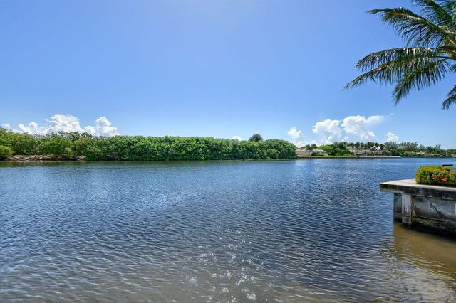 1041 Kokomo Key Lane, Delray Beach, FL 33483