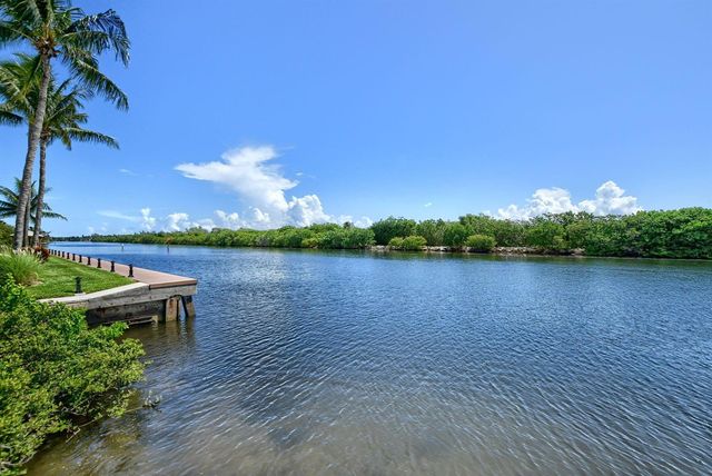 1041 Kokomo Key Lane, Delray Beach, FL 33483