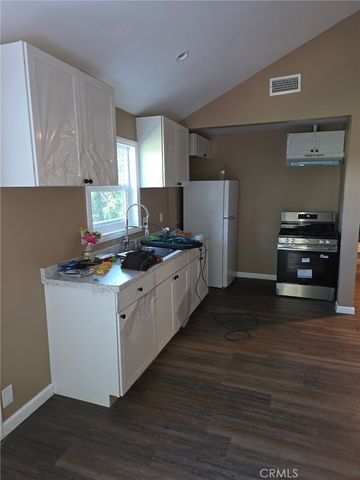 979 Venus Way, Crestline, CA 92325