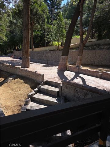 979 Venus Way, Crestline, CA 92325