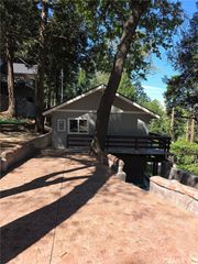 979 Venus Way, Crestline, CA 92325