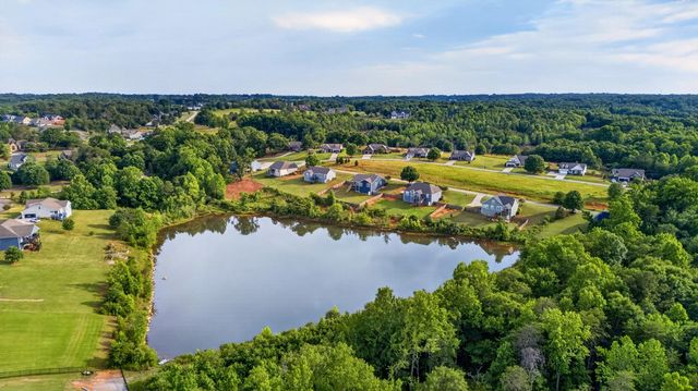 977 Garnet Circle, Chesnee, SC 29323