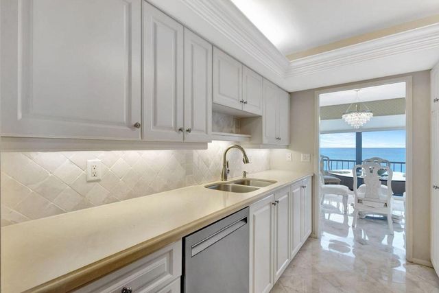 5540 N Ocean Drive 15-B, Singer Island, FL 33404