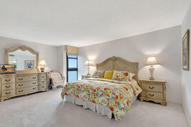 5540 N Ocean Drive 15-B, Singer Island, FL 33404