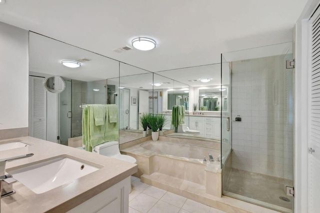 5540 N Ocean Drive 15-B, Singer Island, FL 33404