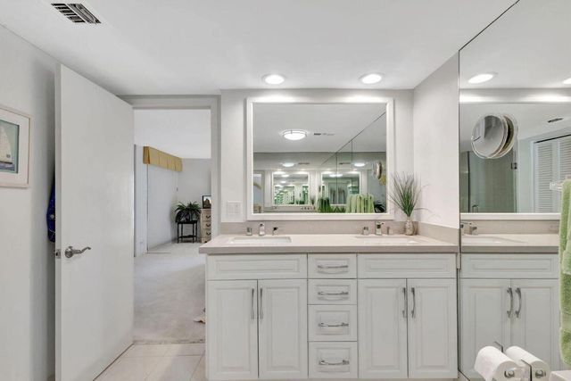 5540 N Ocean Drive 15-B, Singer Island, FL 33404