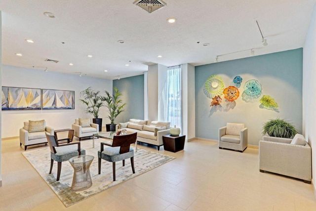 5540 N Ocean Drive 15-B, Singer Island, FL 33404