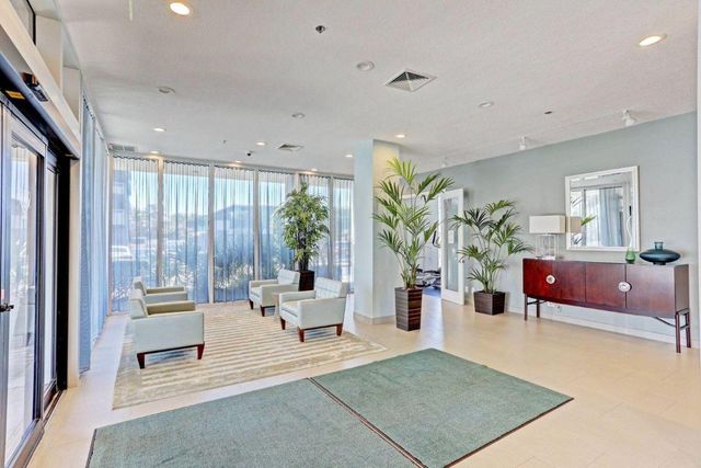 5540 N Ocean Drive 15-B, Singer Island, FL 33404