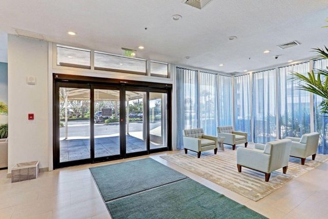 5540 N Ocean Drive 15-B, Singer Island, FL 33404