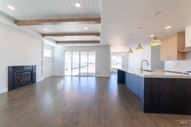 4300 NW Purple Sage Cir, Mountain Home, ID 83647