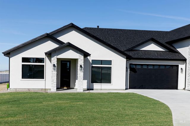 4300 NW Purple Sage Cir, Mountain Home, ID 83647