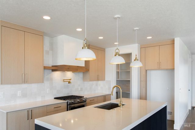 4300 NW Purple Sage Cir, Mountain Home, ID 83647