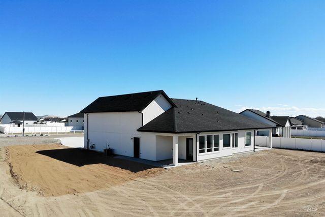 4300 NW Purple Sage Cir, Mountain Home, ID 83647
