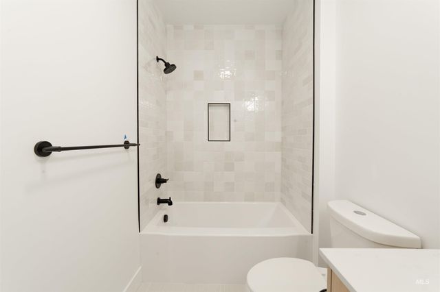 4300 NW Purple Sage Cir, Mountain Home, ID 83647