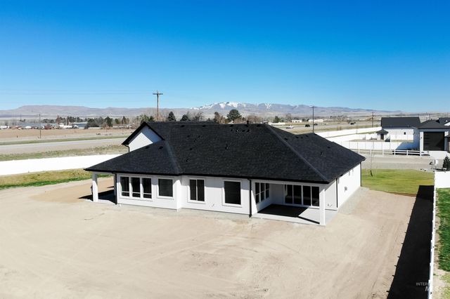 4300 NW Purple Sage Cir, Mountain Home, ID 83647