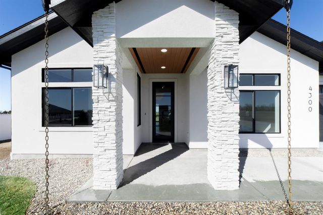 4300 NW Purple Sage Cir, Mountain Home, ID 83647