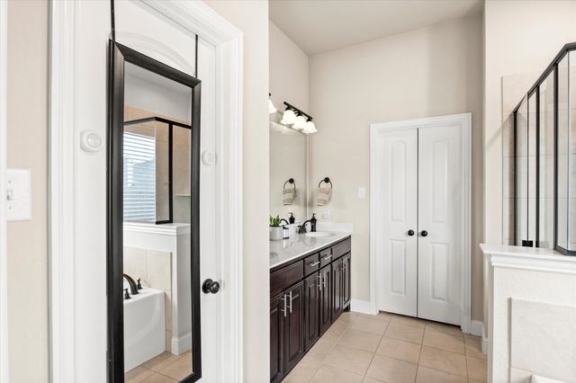 205 Carson Drive, Waxahachie, TX 75167