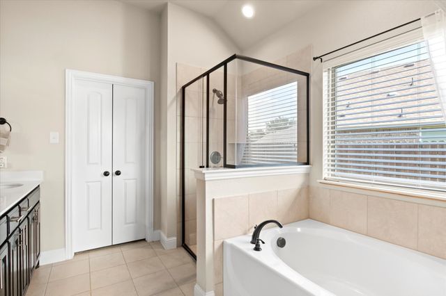 205 Carson Drive, Waxahachie, TX 75167