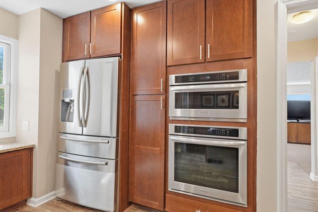 66 S Roosevelt Avenue, Bexley, OH 43209