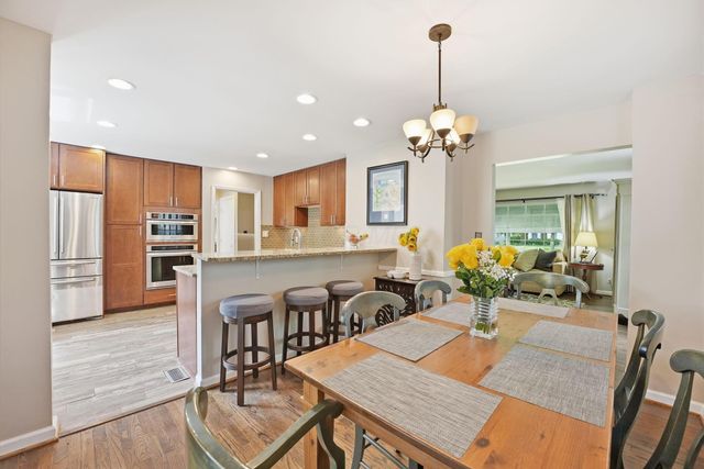 66 S Roosevelt Avenue, Bexley, OH 43209