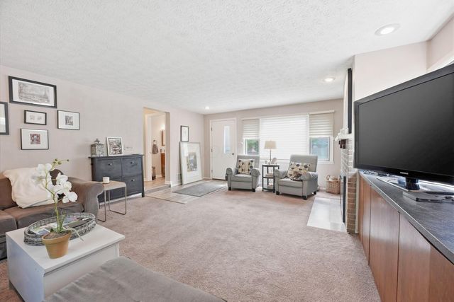 66 S Roosevelt Avenue, Bexley, OH 43209