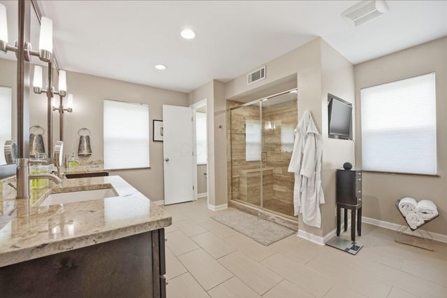 66 S Roosevelt Avenue, Bexley, OH 43209