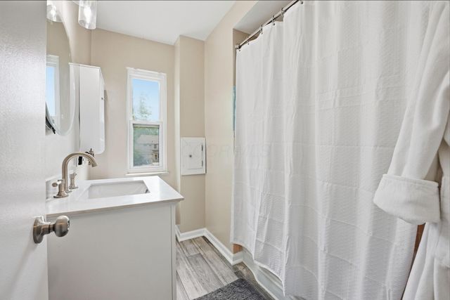 66 S Roosevelt Avenue, Bexley, OH 43209