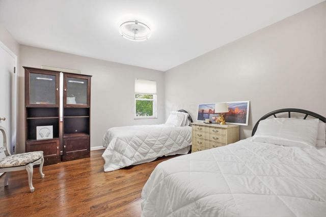 66 S Roosevelt Avenue, Bexley, OH 43209