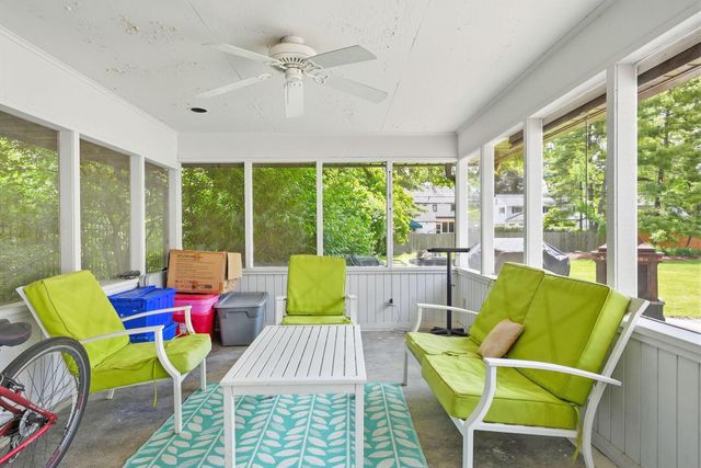 66 S Roosevelt Avenue, Bexley, OH 43209
