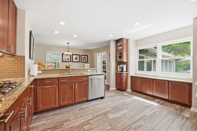 66 S Roosevelt Avenue, Bexley, OH 43209