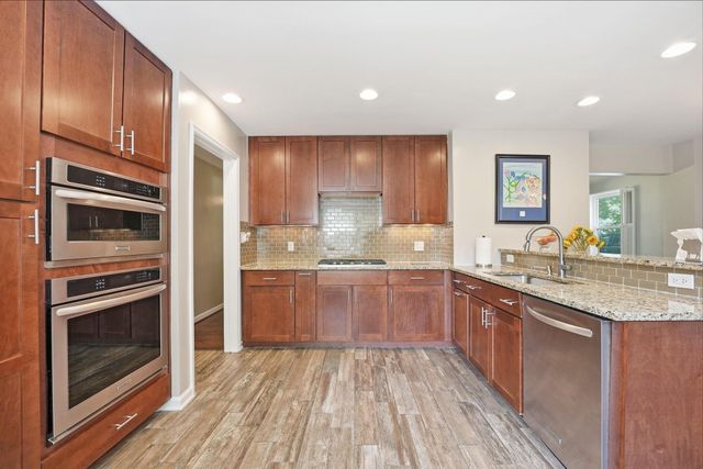 66 S Roosevelt Avenue, Bexley, OH 43209