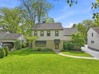 66 S Roosevelt Avenue, Bexley, OH 43209