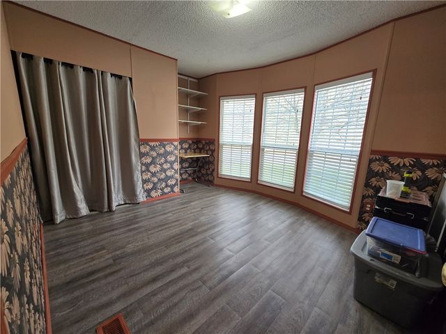 540 Finks Run Rd, Mcdonald, PA 15057