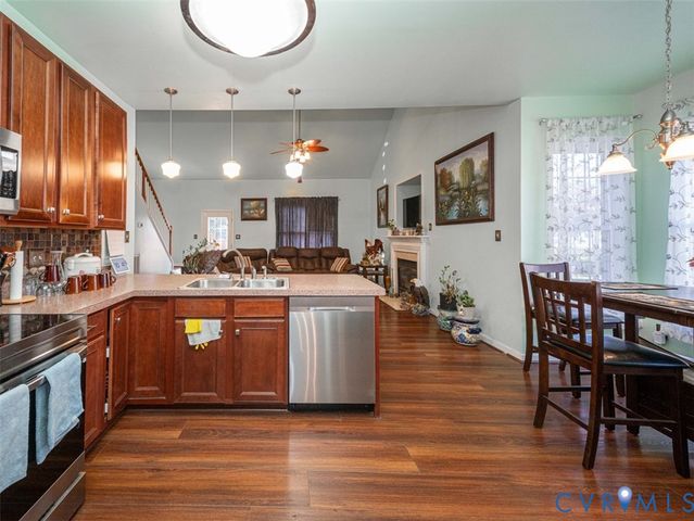 4506 Cara Hill Ln, Chester, VA 23831