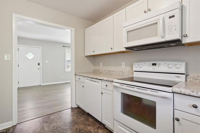 141 Albany DR, Hampton, VA 23666