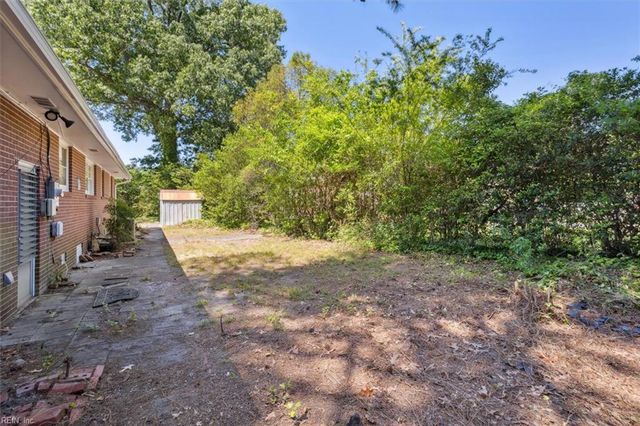 141 Albany DR, Hampton, VA 23666