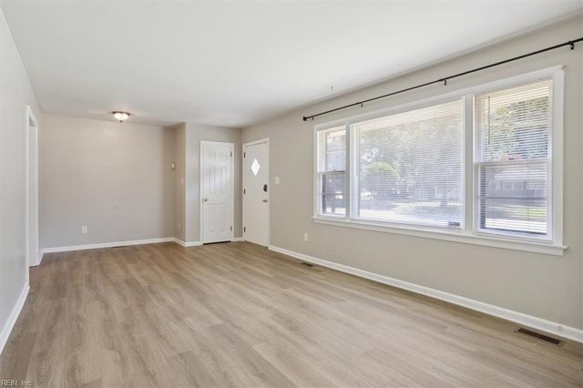 141 Albany DR, Hampton, VA 23666