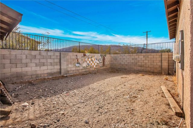 7565 Sherman Hoyt Avenue, 29 Palms, CA 92277