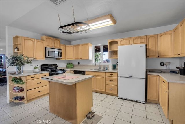 7565 Sherman Hoyt Avenue, 29 Palms, CA 92277