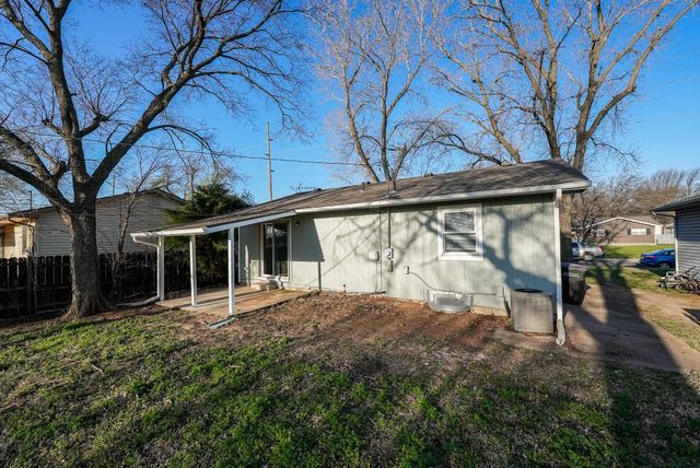 1216 N Spencer Dr, Augusta, KS 67010