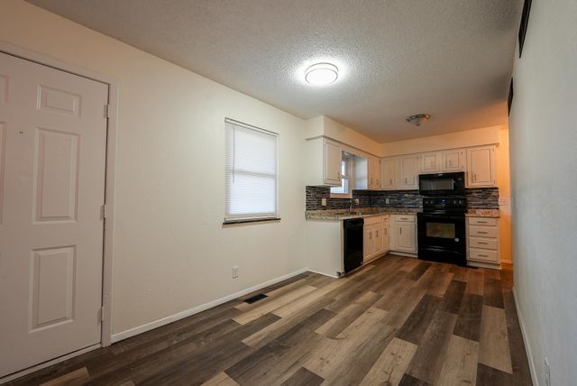 1216 N Spencer Dr, Augusta, KS 67010