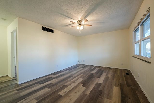 1216 N Spencer Dr, Augusta, KS 67010