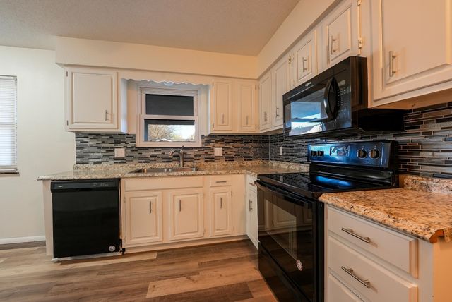 1216 N Spencer Dr, Augusta, KS 67010