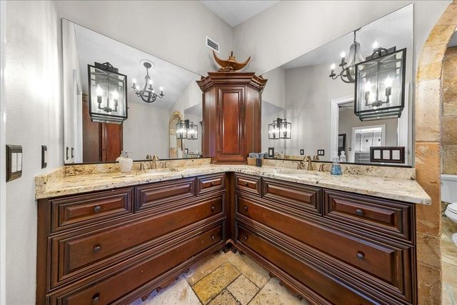 452 SE PARADISE POINT ROAD, Crystal River, FL 34429