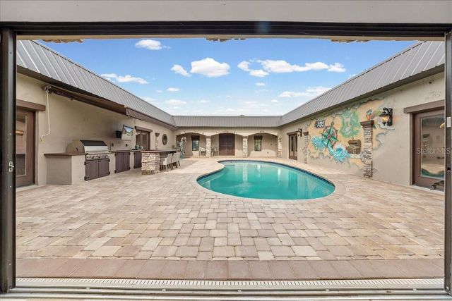 452 SE PARADISE POINT ROAD, Crystal River, FL 34429