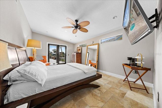 452 SE PARADISE POINT ROAD, Crystal River, FL 34429