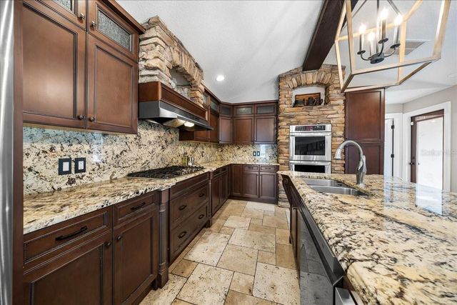 452 SE PARADISE POINT ROAD, Crystal River, FL 34429
