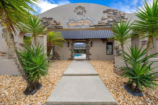 452 SE PARADISE POINT ROAD, Crystal River, FL 34429
