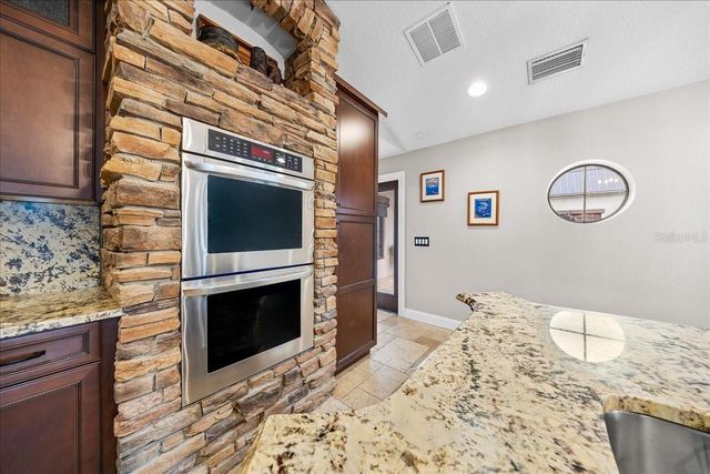 452 SE PARADISE POINT ROAD, Crystal River, FL 34429