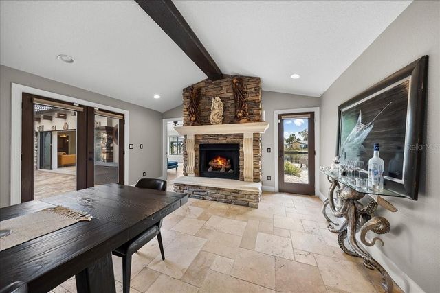 452 SE PARADISE POINT ROAD, Crystal River, FL 34429